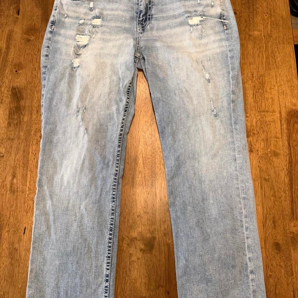 Buckle BKE Tyler Jeans 38x34 Distressed Straight Legged